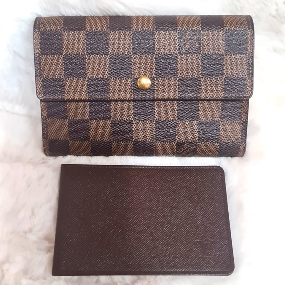EUC Auth LV Damier Trifold wallet with insert.